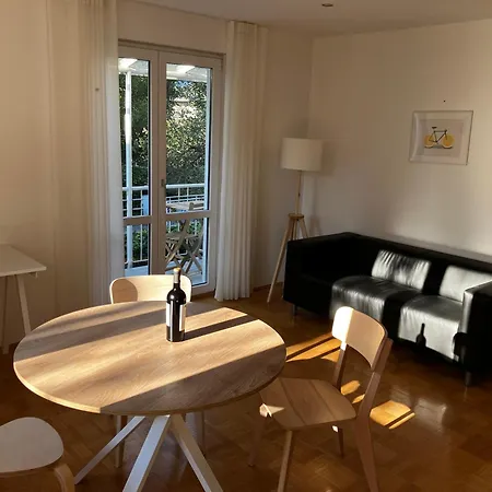 Freundlich Helle 3-zimmer-wohnung Mit Sued- Und Westbalkon - Herrlicher Ausblick In Berge *