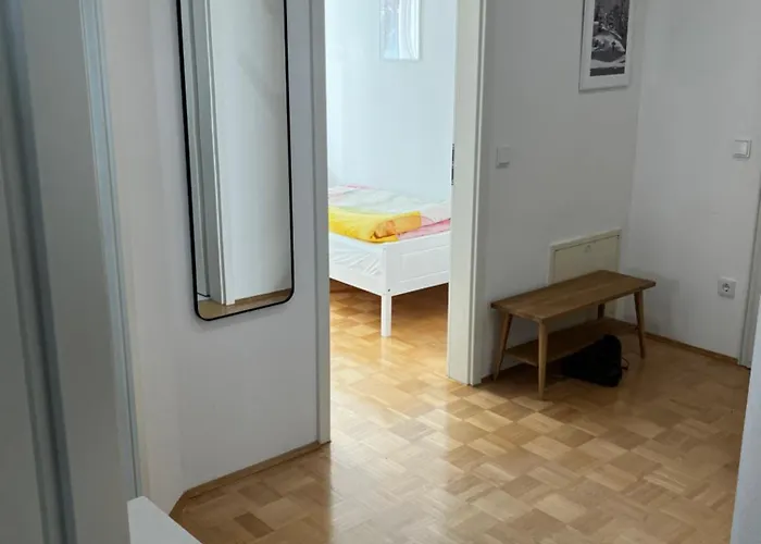 Freundlich Helle 3-zimmer-wohnung Mit Sued- Und Westbalkon - Herrlicher Ausblick In Berge