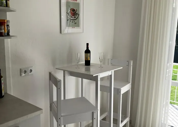 Freundlich Helle 3-zimmer-wohnung Mit Sued- Und Westbalkon - Herrlicher Ausblick In Berge *