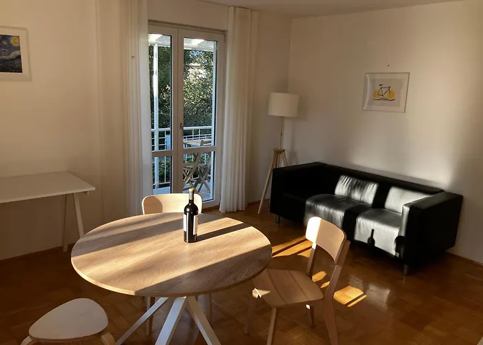 Freundlich Helle 3-zimmer-wohnung Mit Sued- Und Westbalkon - Herrlicher Ausblick In Berge *