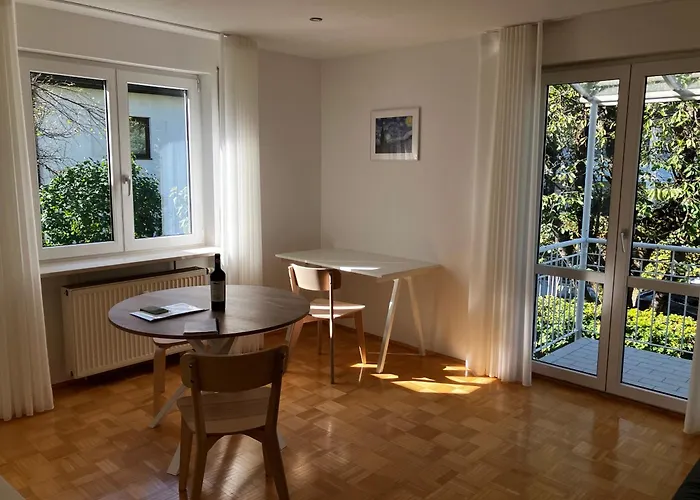 Freundlich Helle 3-zimmer-wohnung Mit Sued- Und Westbalkon - Herrlicher Ausblick In Berge Apartment