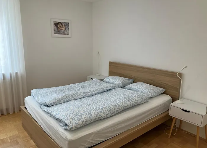Freundlich Helle 3-zimmer-wohnung Mit Sued- Und Westbalkon - Herrlicher Ausblick In Berge Apartment
